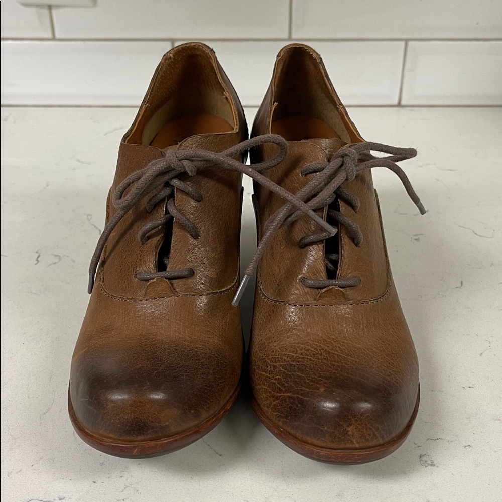 Kork- Ease Chianne Brown Leather Oxford
Lace Up Ankle Bootie Size 8 - Picture 3 of 17